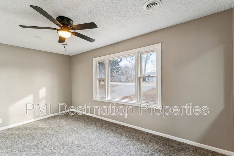 Welcome home to this large 3 bedroom, 1.5 bath property with plenty of space to spread out! 1st month's rent is FREE! property image