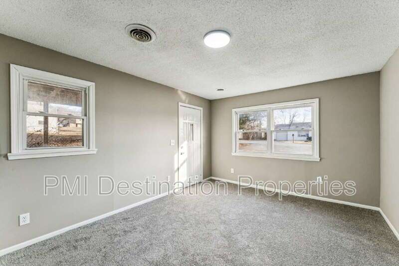 Welcome home to this large 3 bedroom, 1.5 bath property with plenty of space to spread out! 1st month's rent is FREE! property image