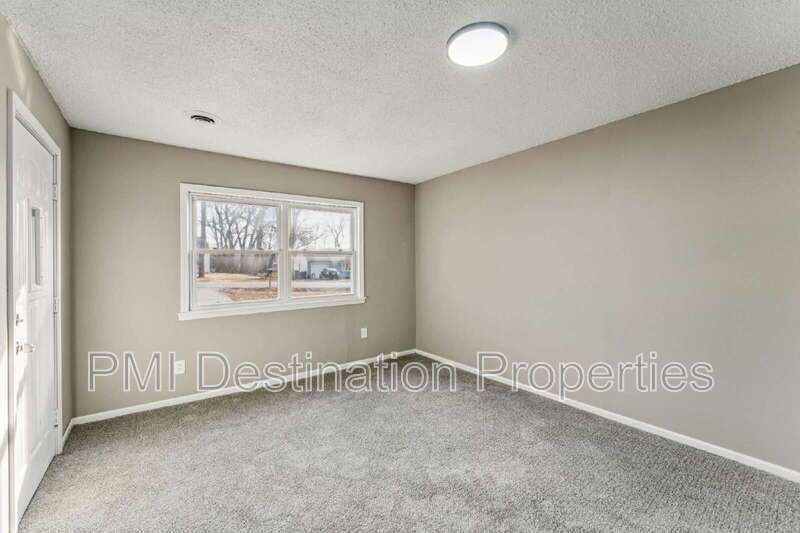 Welcome home to this large 3 bedroom, 1.5 bath property with plenty of space to spread out! 1st month's rent is FREE! property image