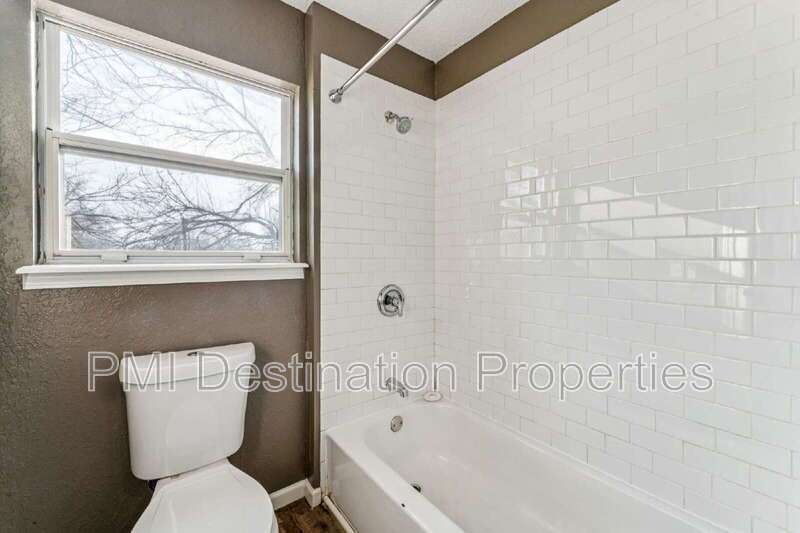 FOR RENT – Spacious 4 Bed / 3 Bath + Office in Prairie Village | 1st Month FREE! property image