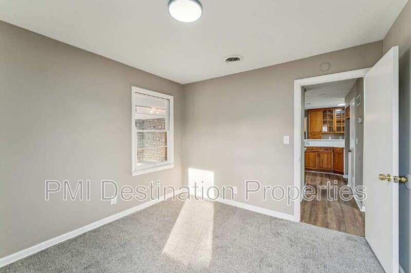 Welcome home to this large 3 bedroom, 1.5 bath property with plenty of space to spread out! 1st month's rent is FREE! property image