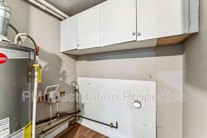 Welcome home to this large 3 bedroom, 1.5 bath property with plenty of space to spread out! 1st month's rent is FREE! property image