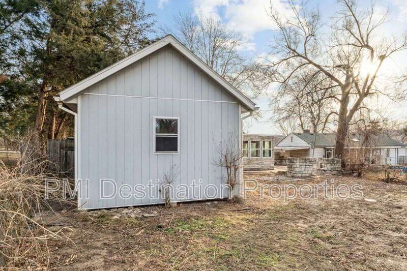 Welcome home to this large 3 bedroom, 1.5 bath property with plenty of space to spread out! 1st month's rent is FREE! property image