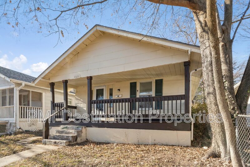 Charming 2-Bed home, close to country Club Plaza and Westport! property image