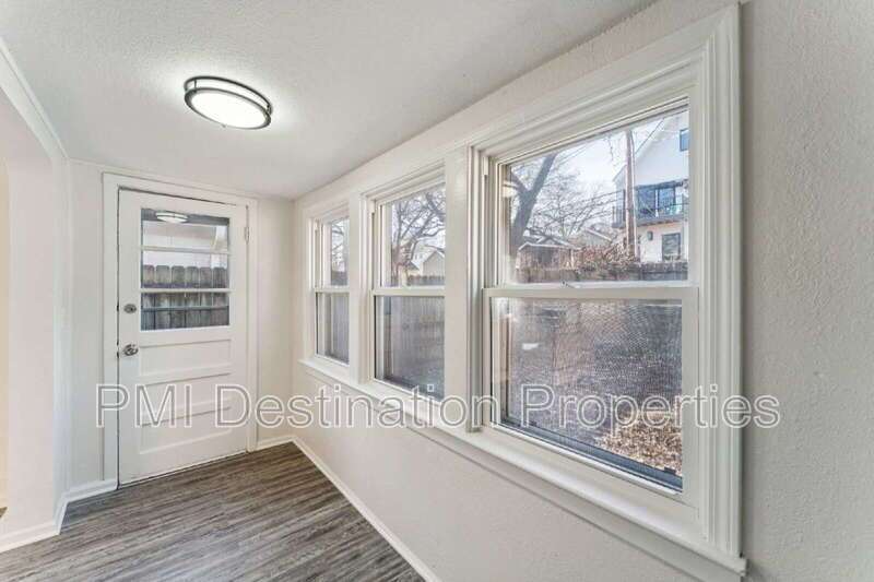 Charming 2-Bed home, close to country Club Plaza and Westport! property image