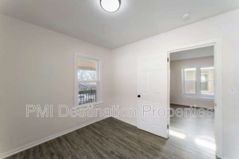 Charming 2-Bed home, close to country Club Plaza and Westport! property image