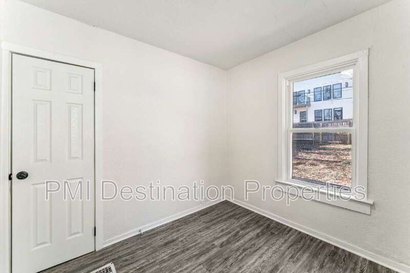 Charming 2-Bed home, close to country Club Plaza and Westport! property image