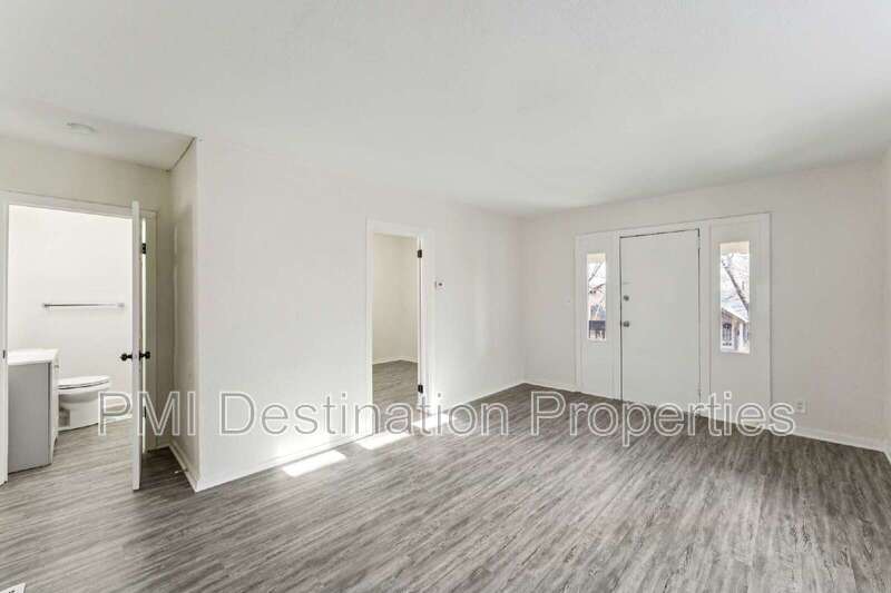 Charming 2-Bed home, close to country Club Plaza and Westport! property image