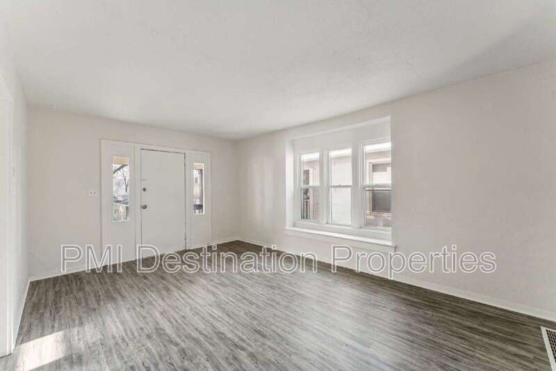 Charming 2-Bed home, close to country Club Plaza and Westport! property image