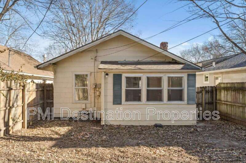 Charming 2-Bed home, close to country Club Plaza and Westport! property image