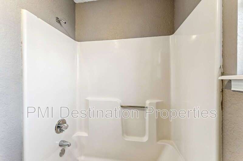 FOR RENT – Spacious 4 Bed / 3 Bath + Office in Prairie Village | 1st Month FREE! property image