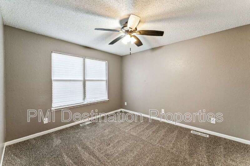 FOR RENT – Spacious 4 Bed / 3 Bath + Office in Prairie Village | 1st Month FREE! property image