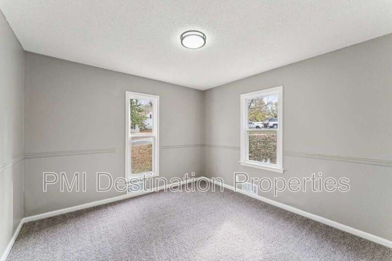 Cozy, Fully-Renovated Ranch Home in South Kansas City, Fully Updated, W/D and Fridge included!  1st month is FREE!!! property image