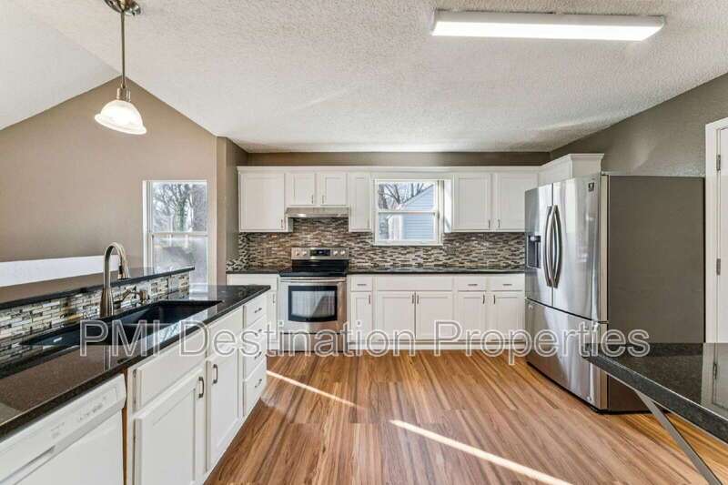 FOR RENT – Spacious 4 Bed / 3 Bath + Office in Prairie Village | 1st Month FREE! property image