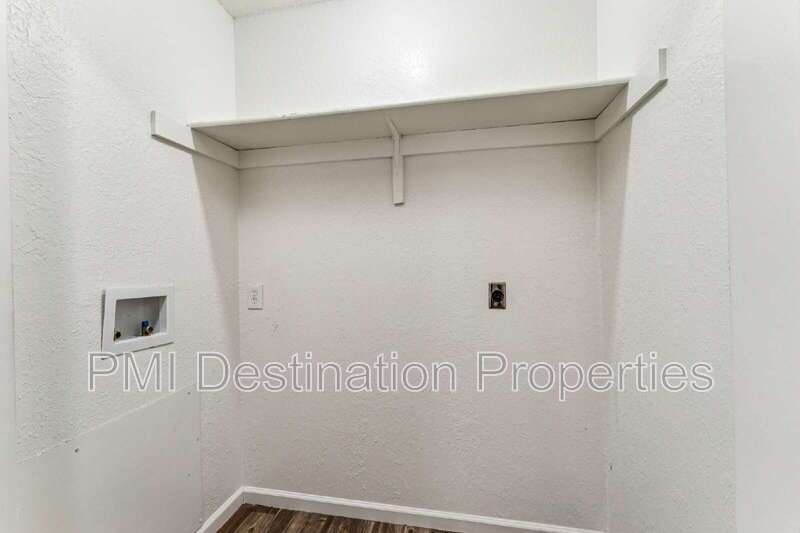 FOR RENT – Spacious 4 Bed / 3 Bath + Office in Prairie Village | 1st Month FREE! property image