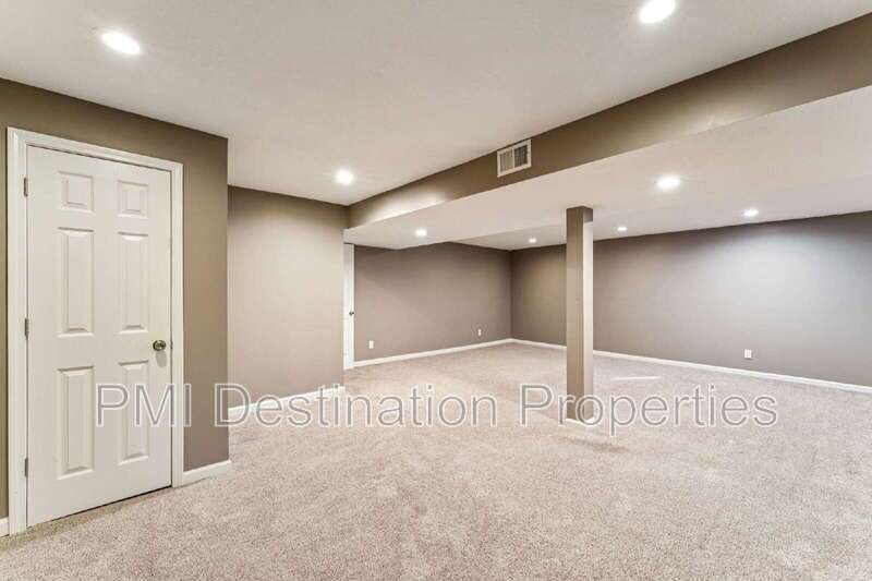 FOR RENT – Spacious 4 Bed / 3 Bath + Office in Prairie Village | 1st Month FREE! property image
