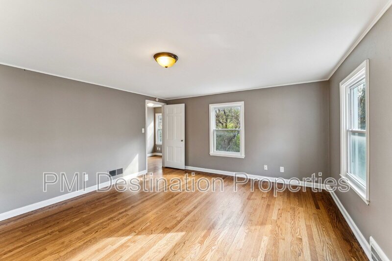 Welcome home to this spacious, fully renovated 3-bedroom, 2.5-bath beauty located in the highly sought-after Indian Village neighborhood.  1st month is FREE! property image