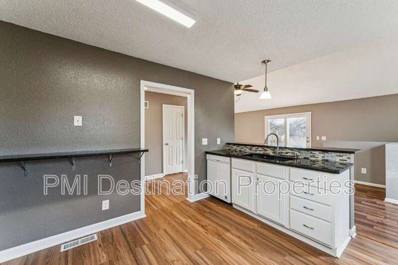 FOR RENT – Spacious 4 Bed / 3 Bath + Office in Prairie Village | 1st Month FREE! property image